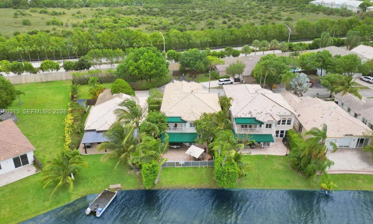 11008 NW 73rd St, Doral FL 33178