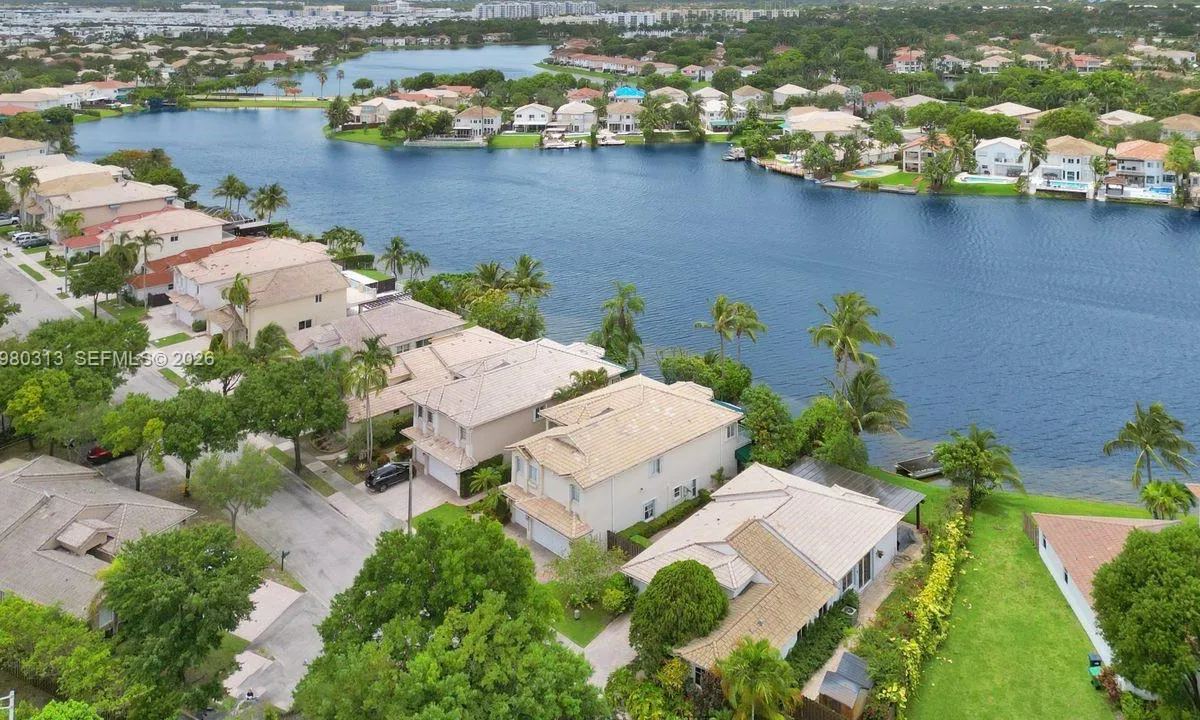 11008 NW 73rd St, Doral FL 33178