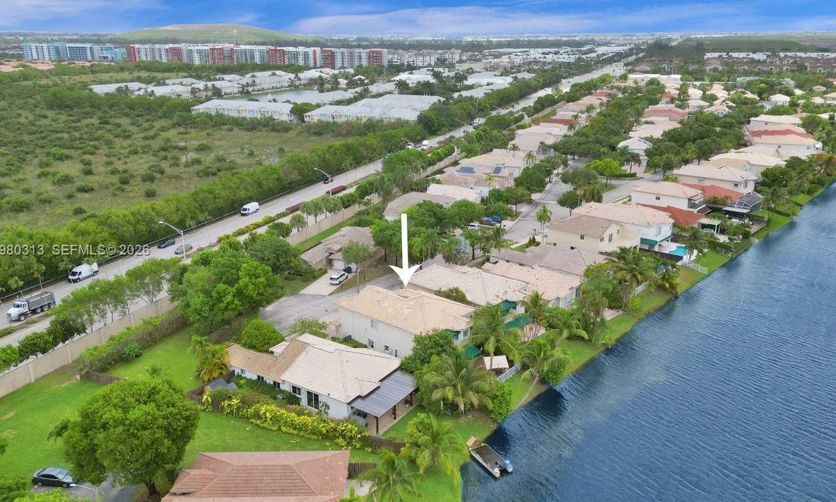 11008 NW 73rd St, Doral FL 33178