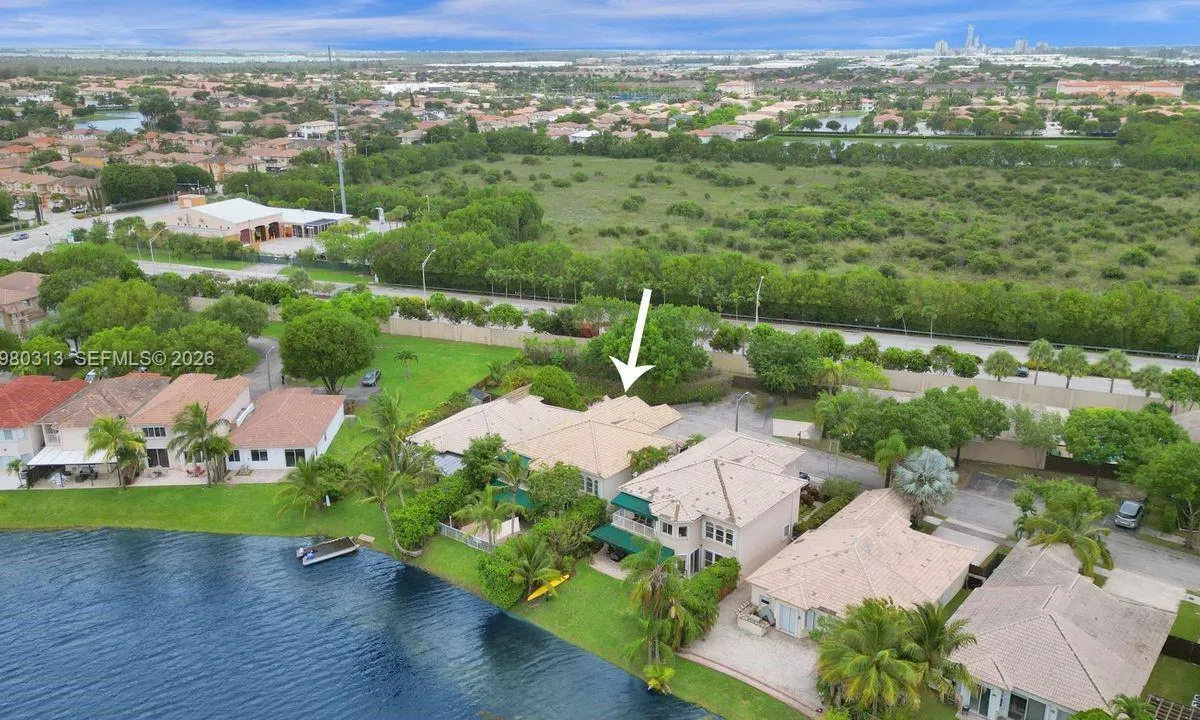 11008 NW 73rd St, Doral FL 33178