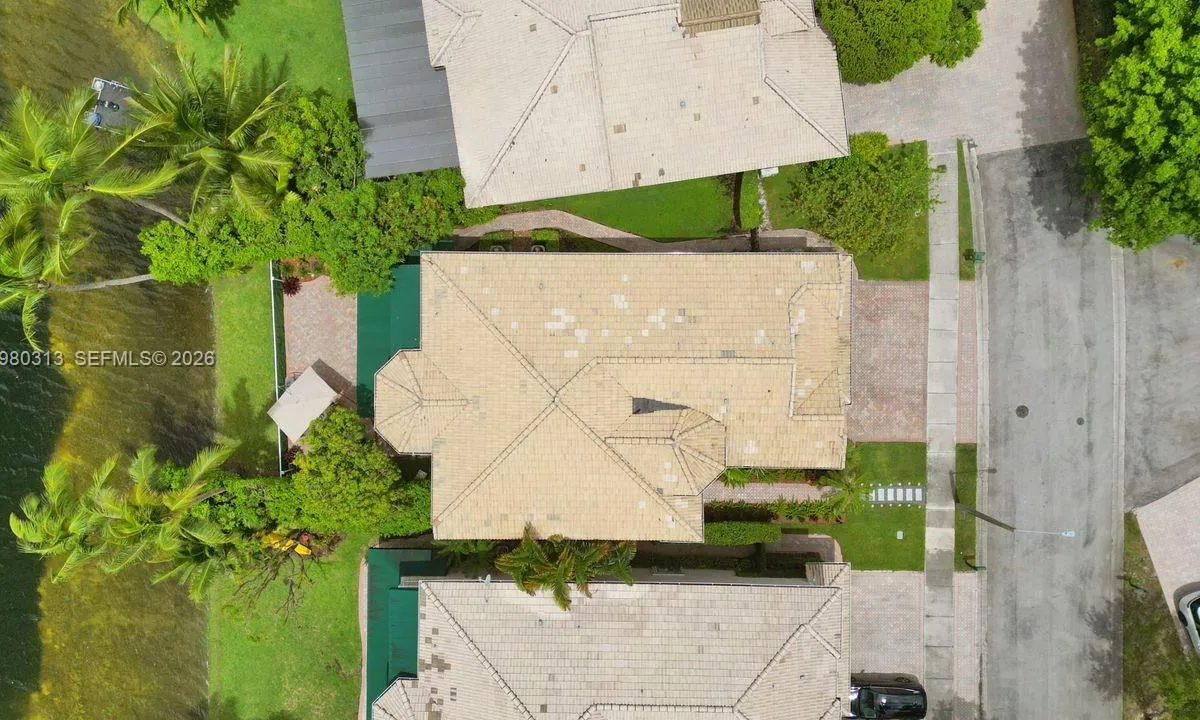 11008 NW 73rd St, Doral FL 33178