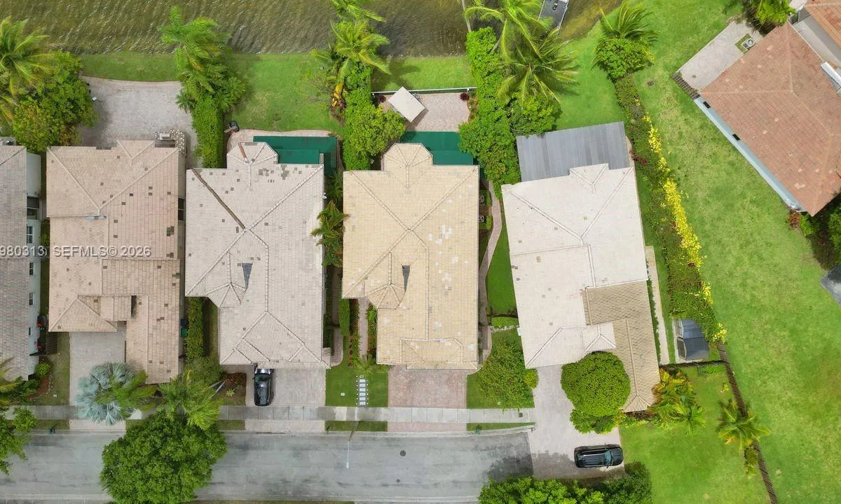 11008 NW 73rd St, Doral FL 33178