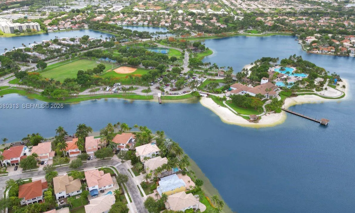 11008 NW 73rd St, Doral FL 33178