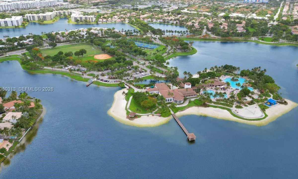 11008 NW 73rd St, Doral FL 33178