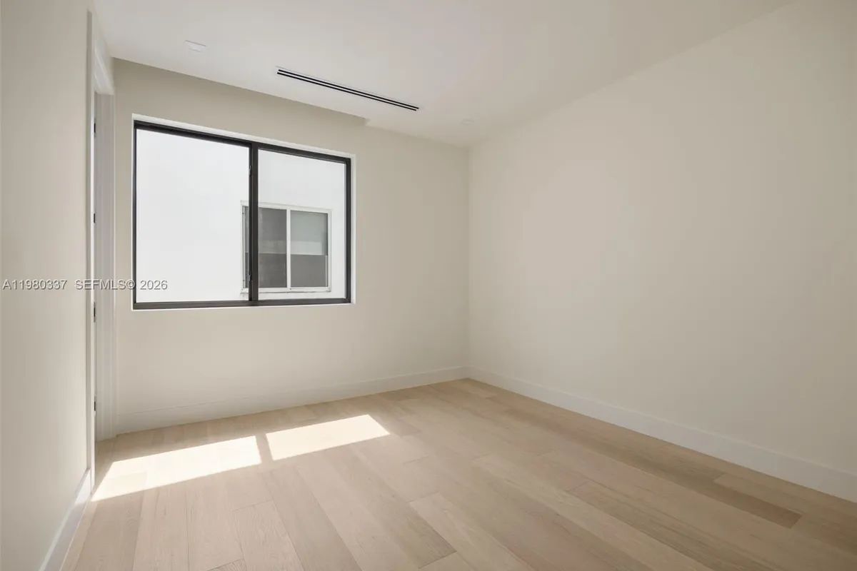 3113 Elizabeth Street, Miami FL 33133