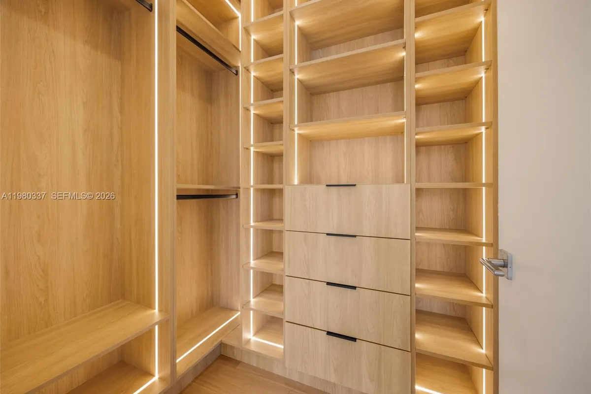 3113 Elizabeth Street, Miami FL 33133