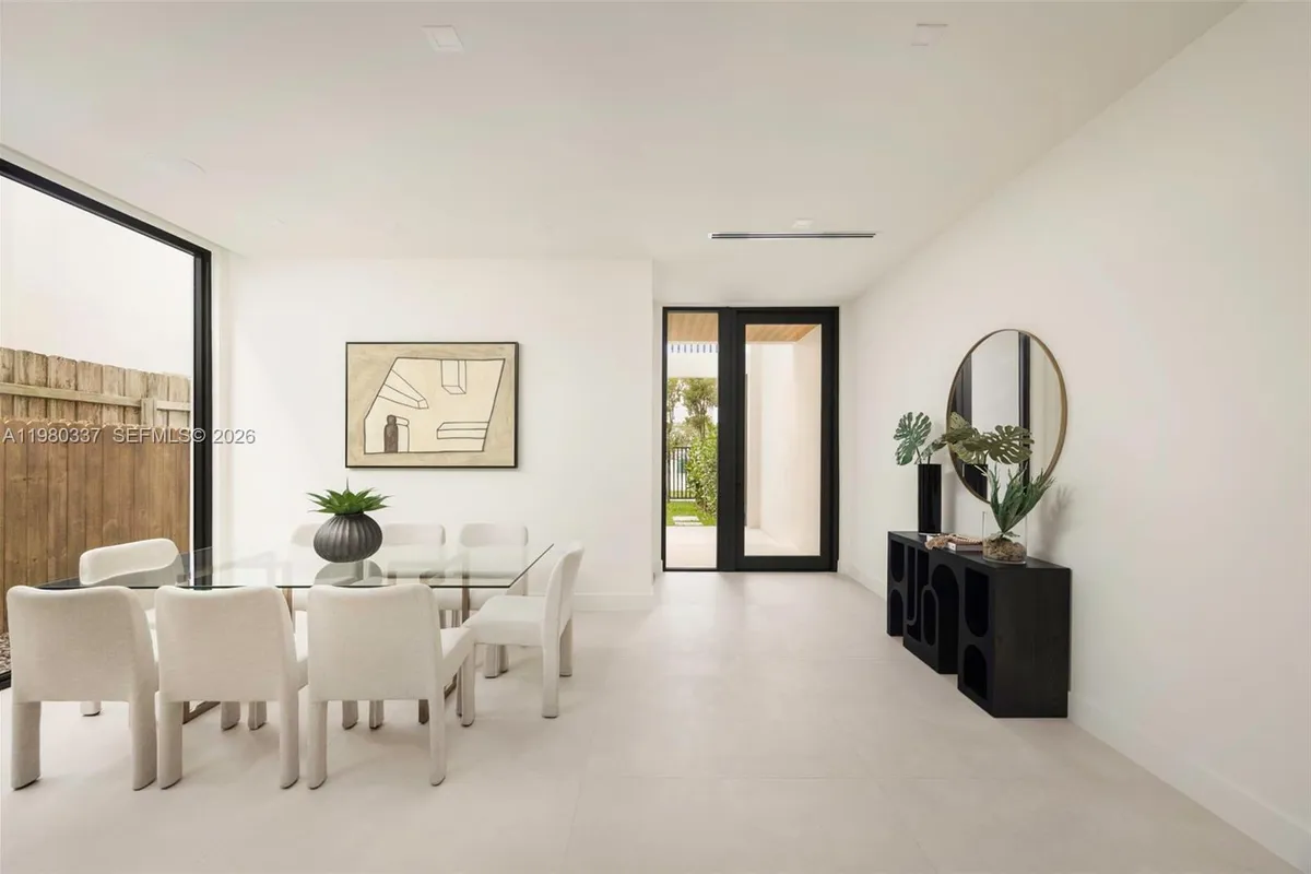 3113 Elizabeth Street, Miami FL 33133