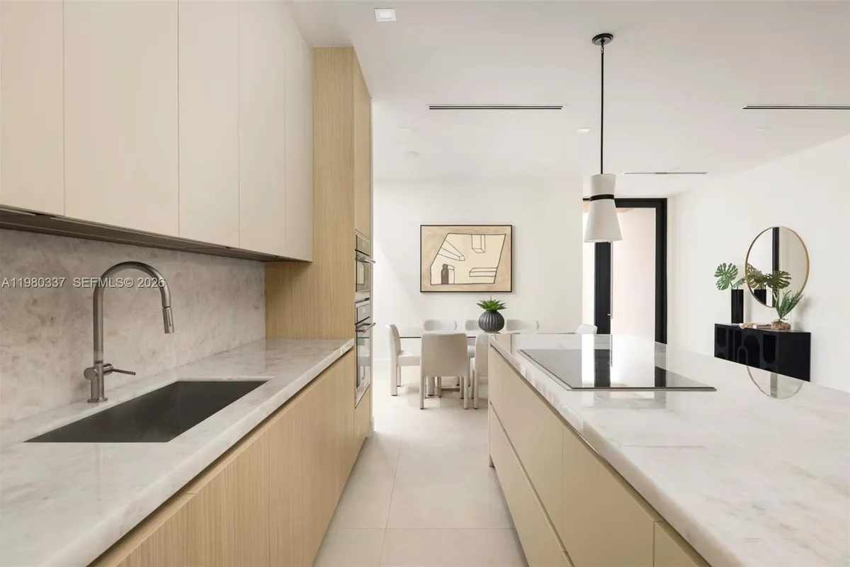 3113 Elizabeth Street, Miami FL 33133