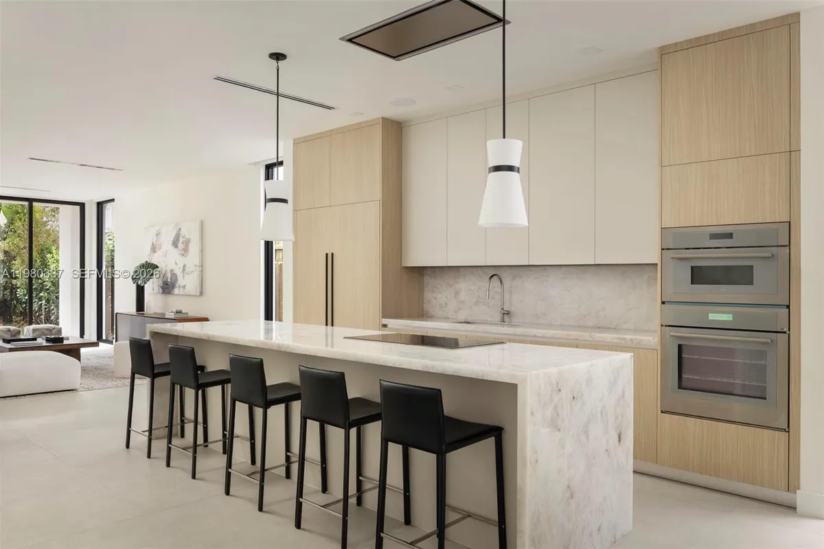 3113 Elizabeth Street, Miami FL 33133