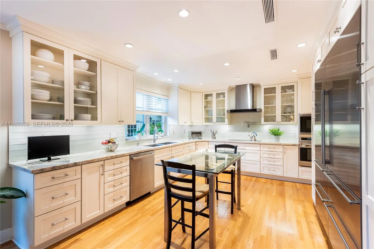 1036 S Greenway Dr, Coral Gables FL 33134