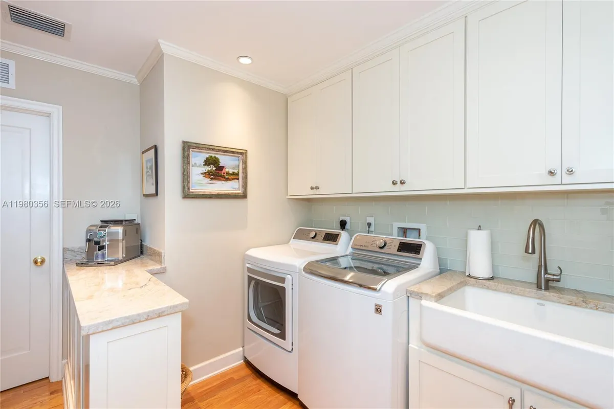 1036 S Greenway Dr, Coral Gables FL 33134