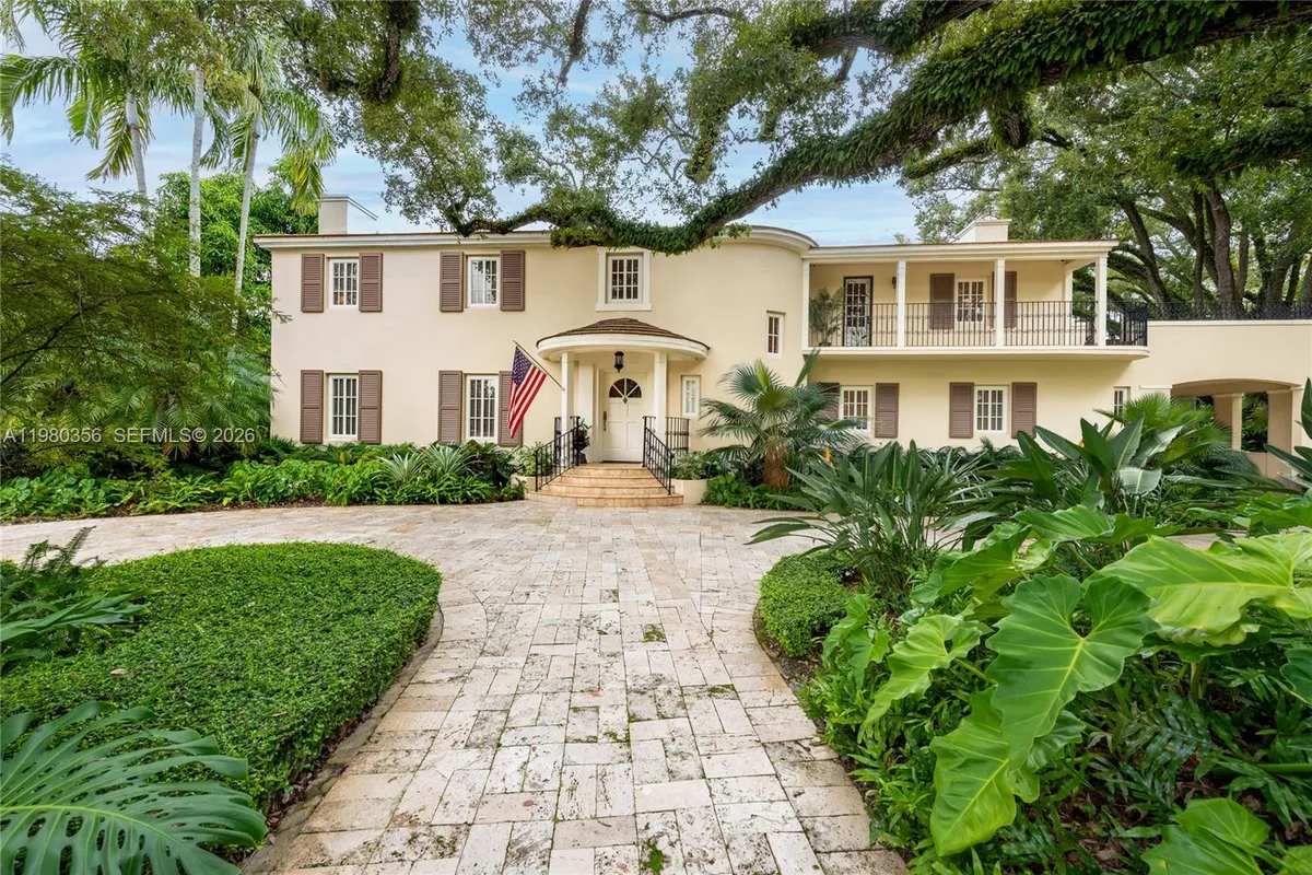 1036 S Greenway Dr, Coral Gables FL 33134