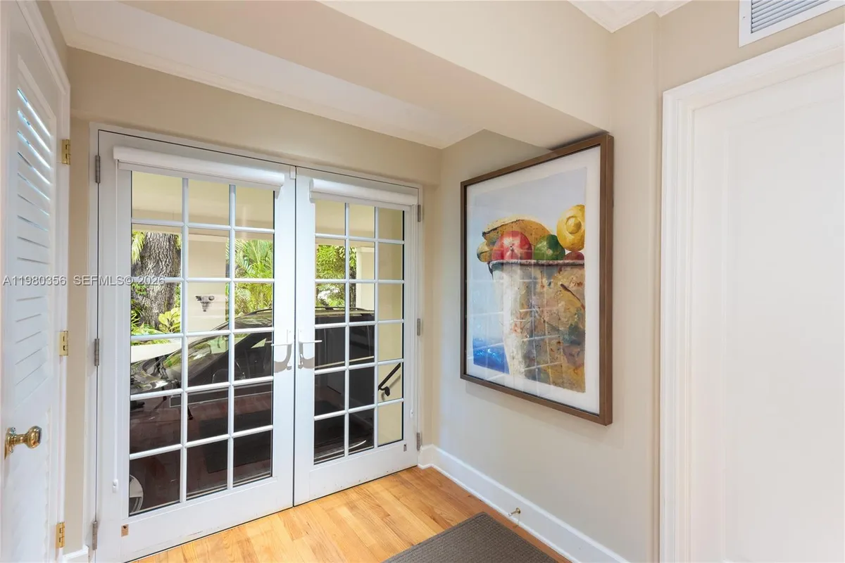 1036 S Greenway Dr, Coral Gables FL 33134