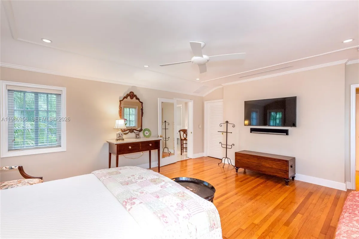 1036 S Greenway Dr, Coral Gables FL 33134