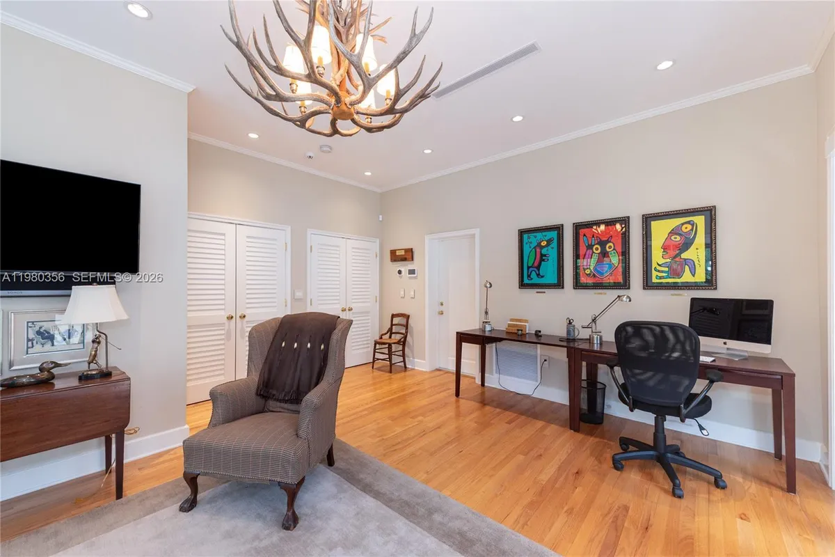 1036 S Greenway Dr, Coral Gables FL 33134