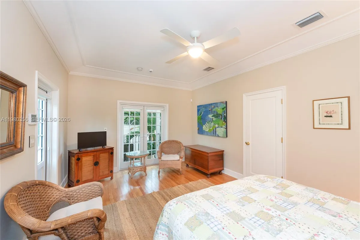 1036 S Greenway Dr, Coral Gables FL 33134