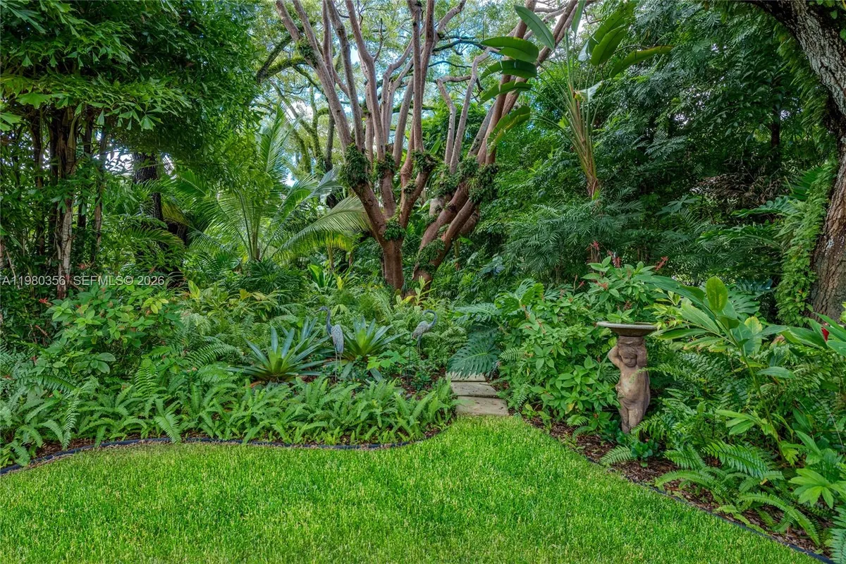 1036 S Greenway Dr, Coral Gables FL 33134