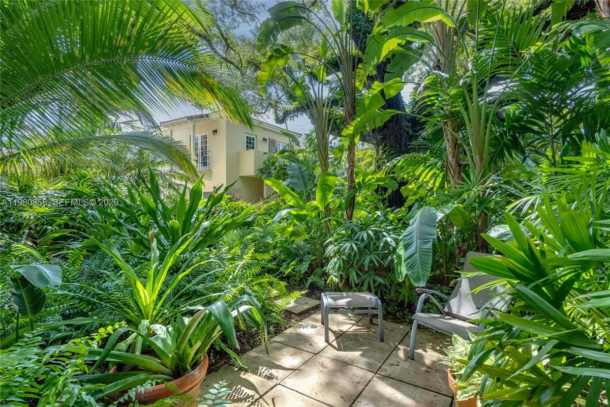 1036 S Greenway Dr, Coral Gables FL 33134