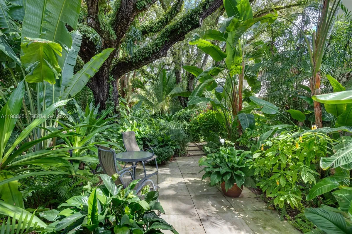 1036 S Greenway Dr, Coral Gables FL 33134