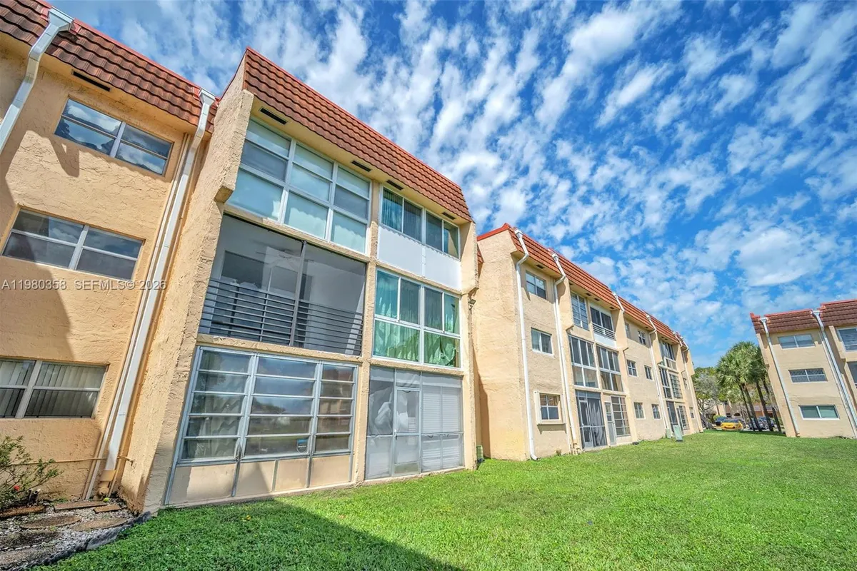 2720 N Pine Island Rd # 306, Sunrise FL 33322