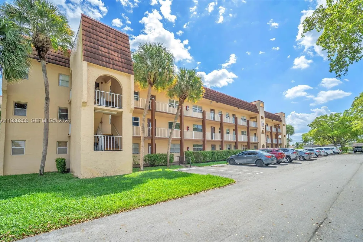 2720 N Pine Island Rd # 306, Sunrise FL 33322