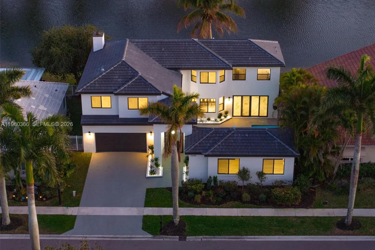 10790 Haydn Dr, Boca Raton FL 33498