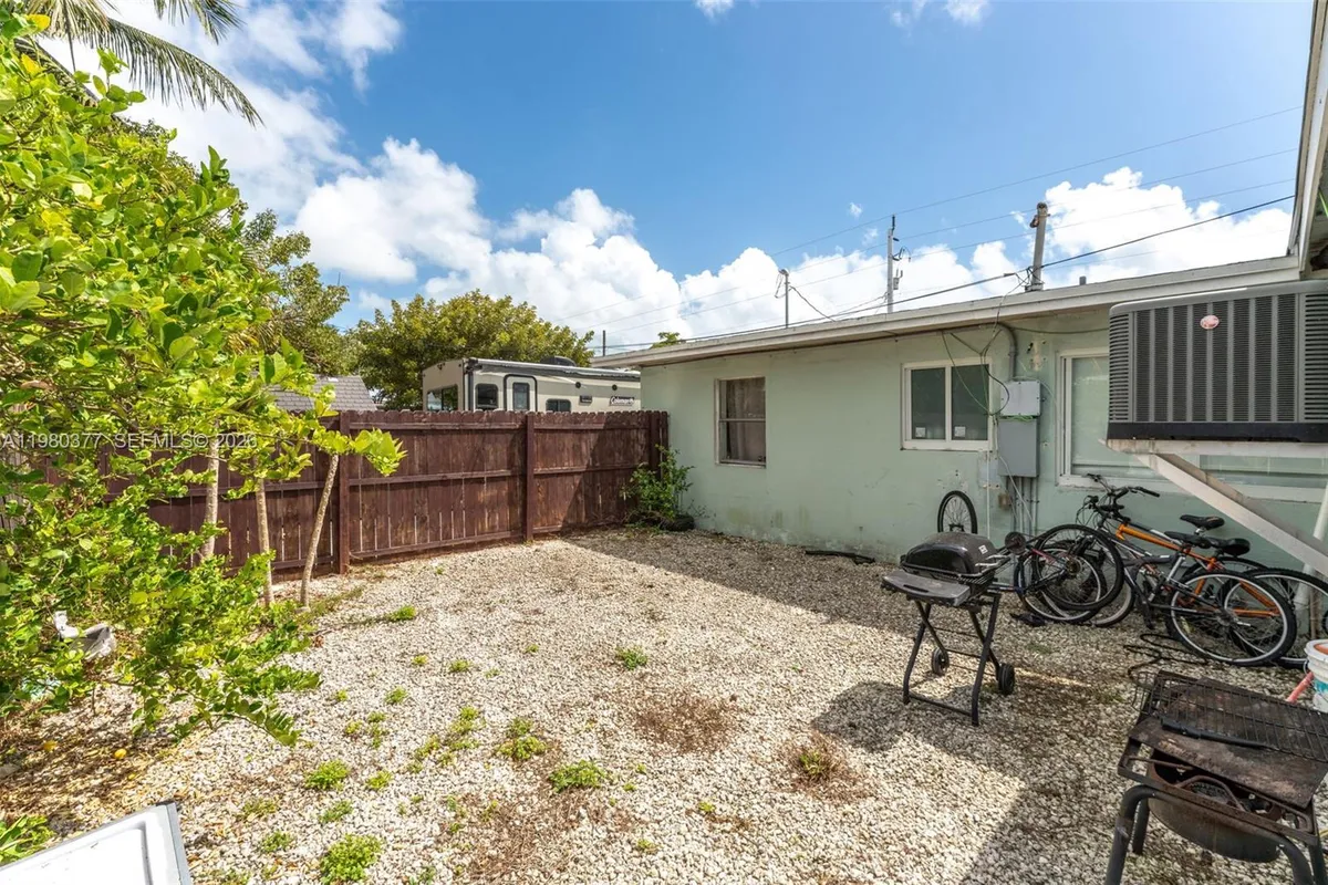 1262 Marlin Dr, Marathon FL 33050