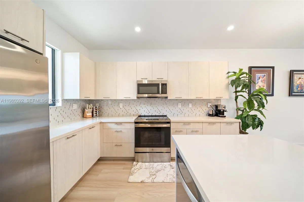 4648 NW 83rd Ave, Doral FL 33166