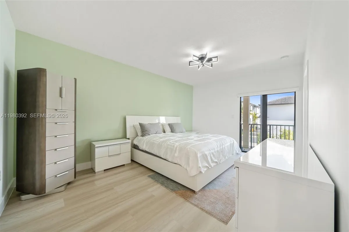 4648 NW 83rd Ave, Doral FL 33166