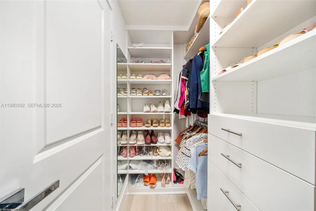 4648 NW 83rd Ave, Doral FL 33166