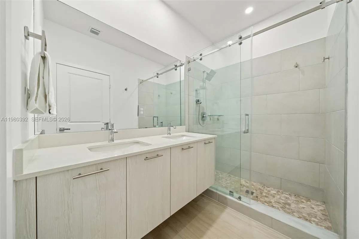 4648 NW 83rd Ave, Doral FL 33166