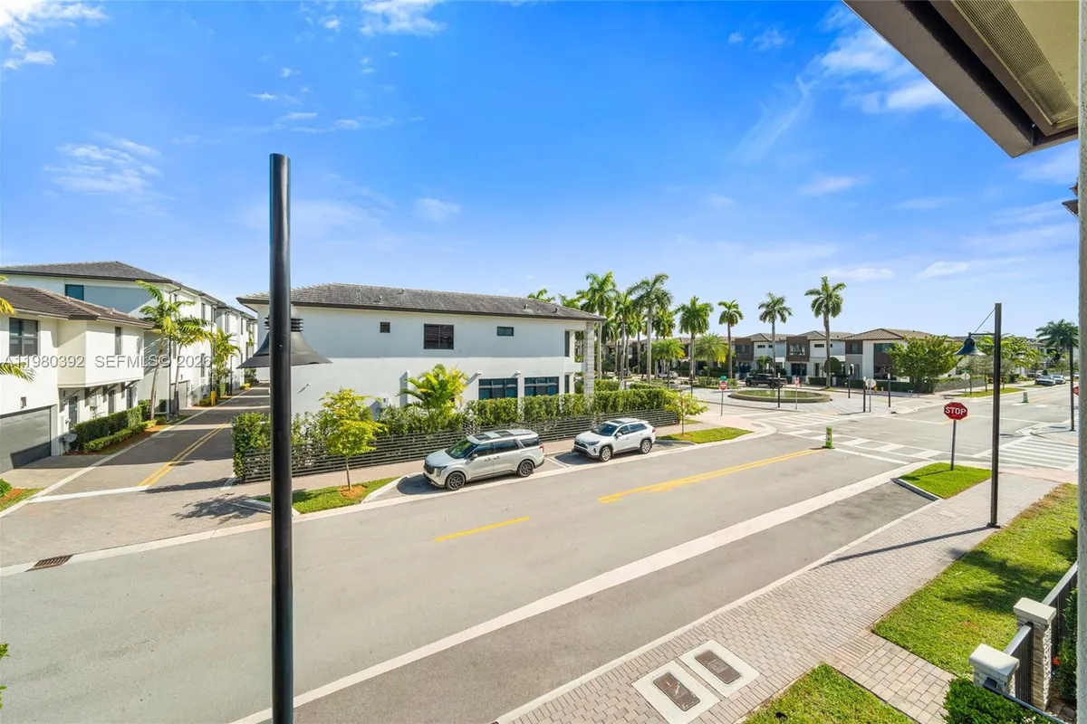 4648 NW 83rd Ave, Doral FL 33166