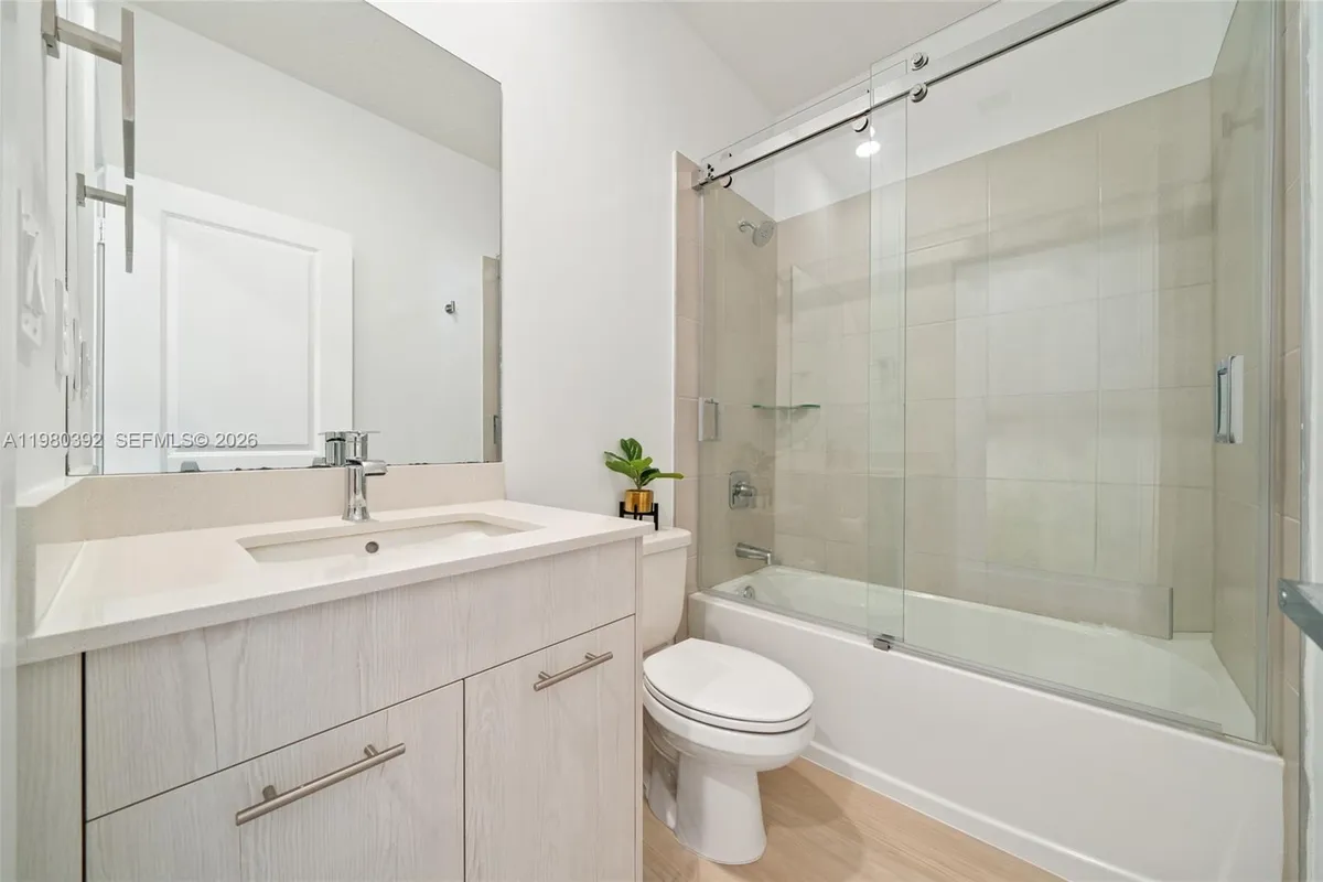 4648 NW 83rd Ave, Doral FL 33166