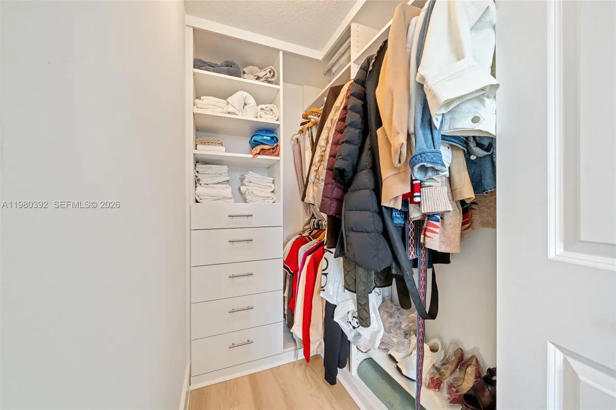 4648 NW 83rd Ave, Doral FL 33166