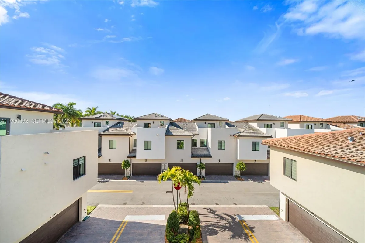 4648 NW 83rd Ave, Doral FL 33166