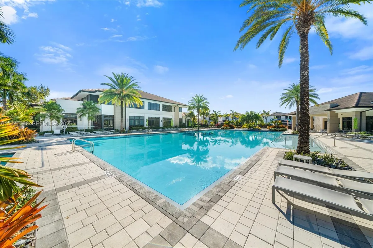 4648 NW 83rd Ave, Doral FL 33166