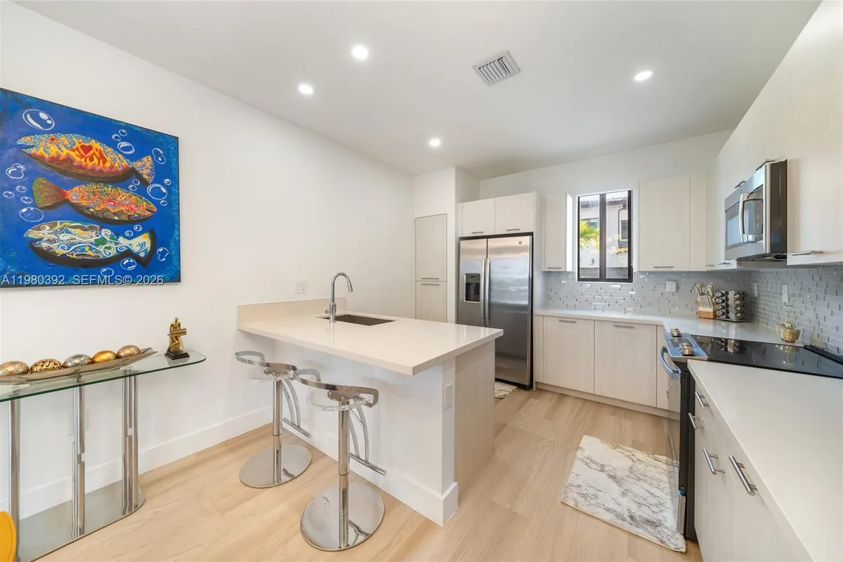 4648 NW 83rd Ave, Doral FL 33166