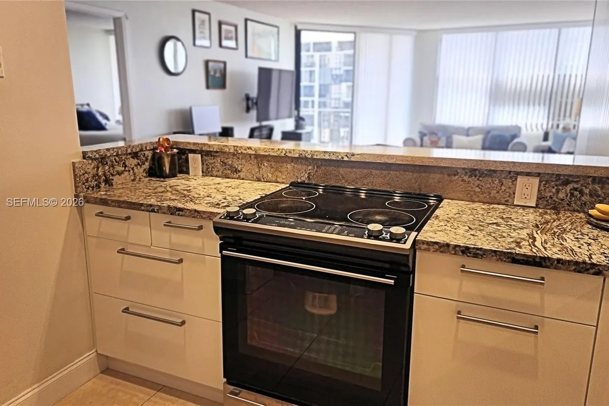 1901 Brickell Ave # B1407, Miami FL 33129