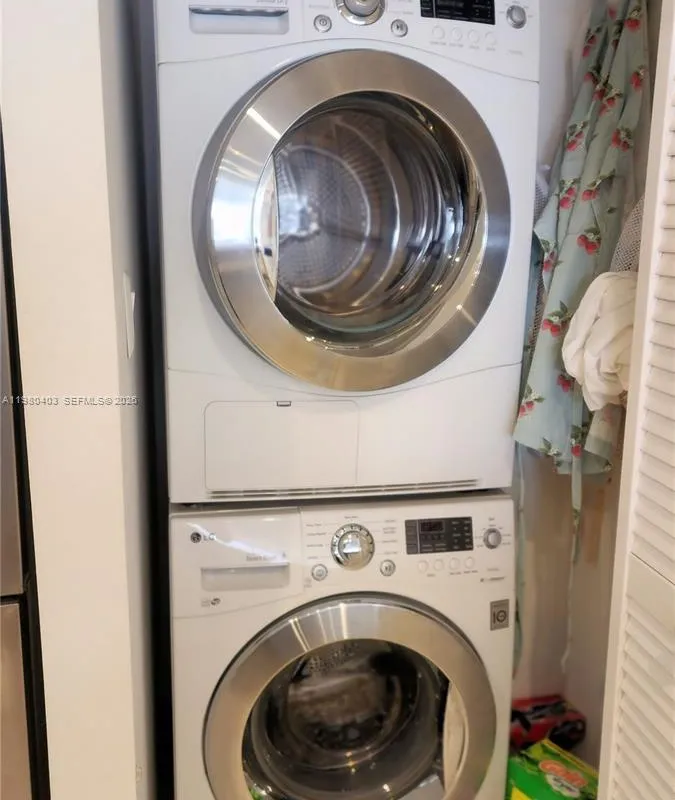 1901 Brickell Ave # B1407, Miami FL 33129