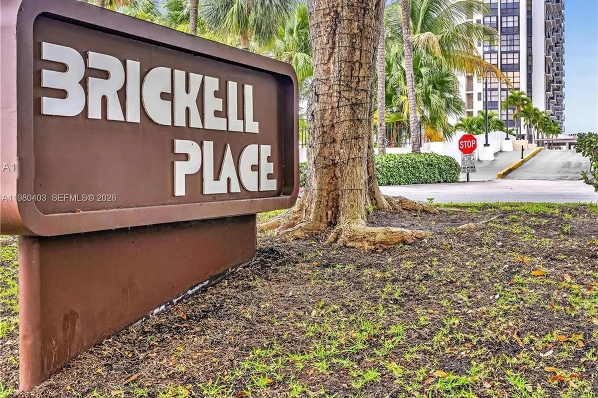 1901 Brickell Ave # B1407, Miami FL 33129