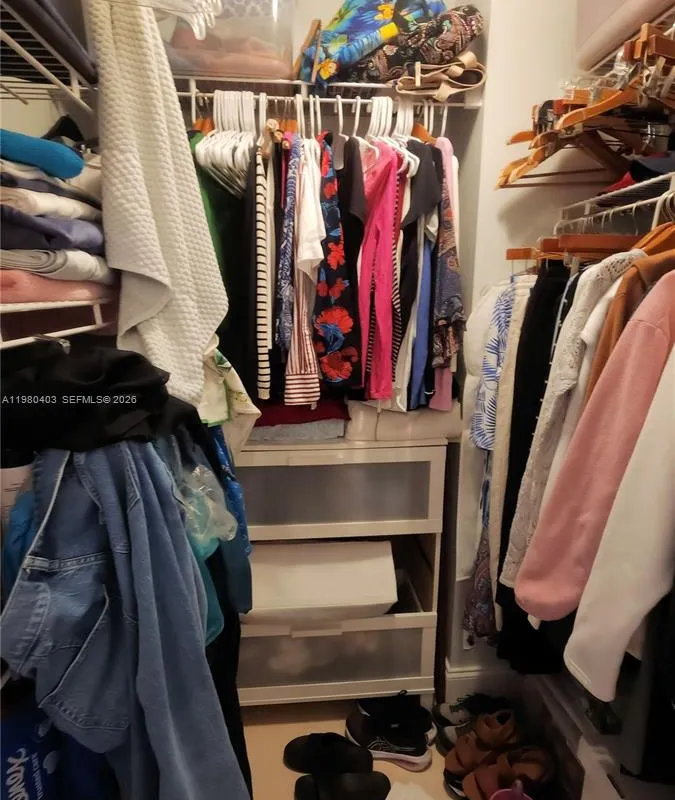 1901 Brickell Ave # B1407, Miami FL 33129