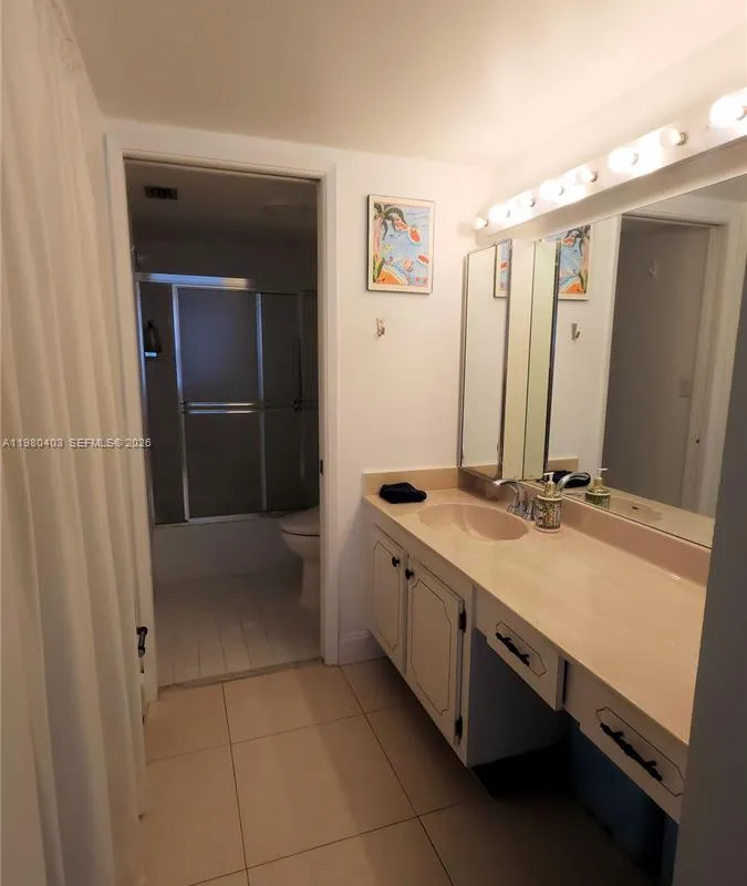 1901 Brickell Ave # B1407, Miami FL 33129