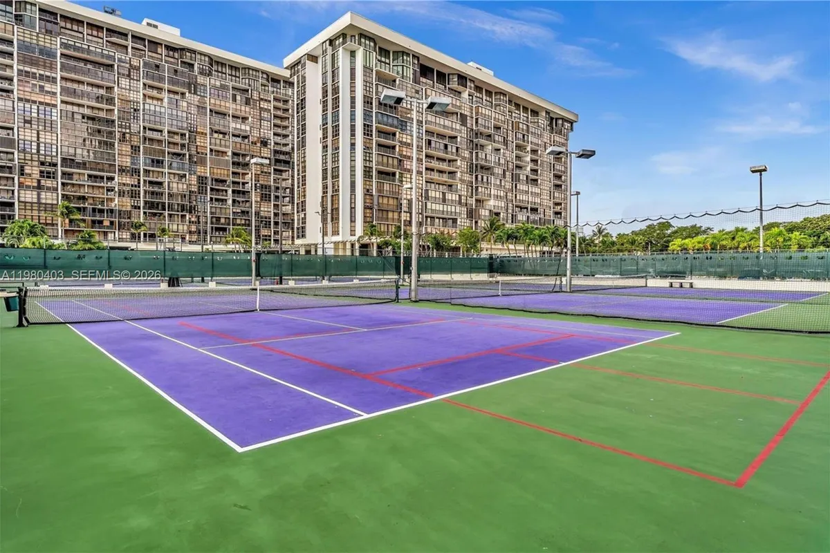 1901 Brickell Ave # B1407, Miami FL 33129