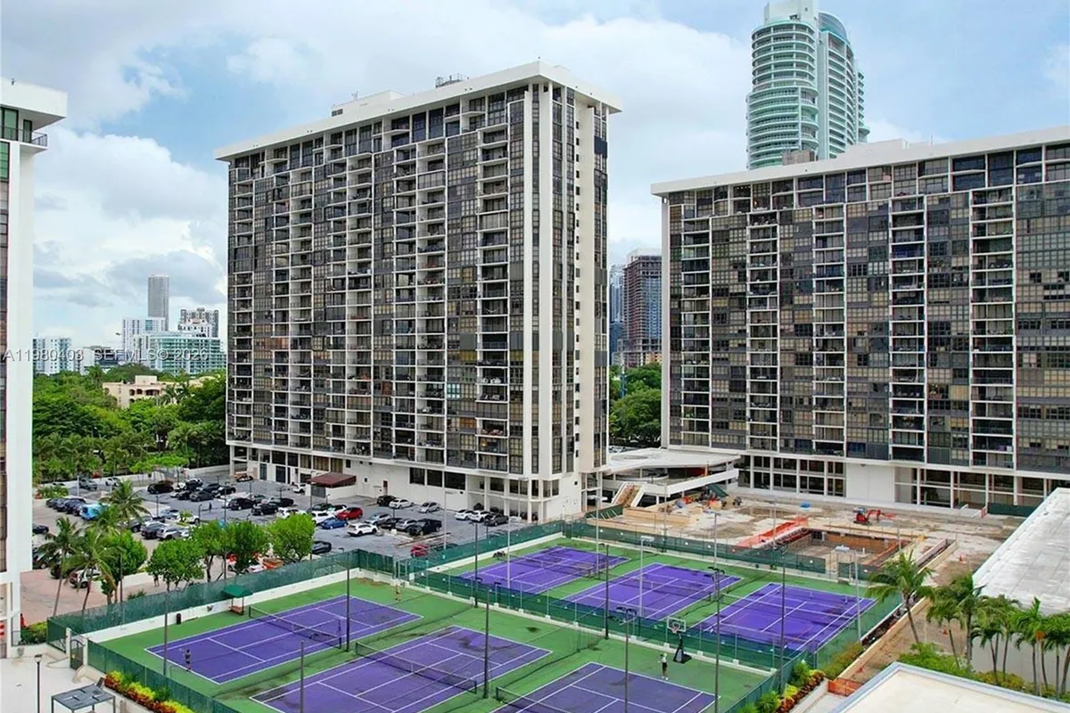 1901 Brickell Ave # B1407, Miami FL 33129