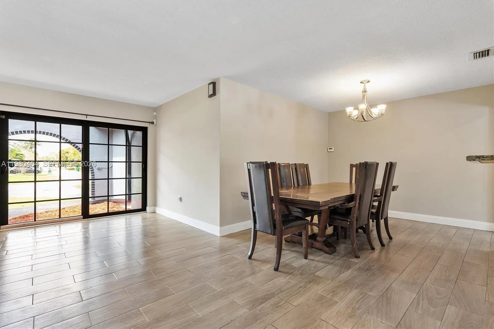 2805 E Lexington Dr, Miramar FL 33025