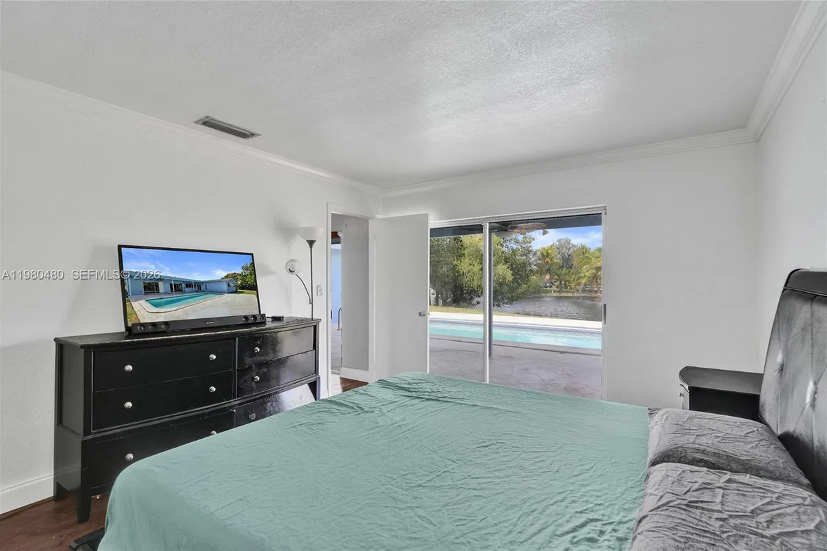 8699 NW 26th Pl, Sunrise FL 33322