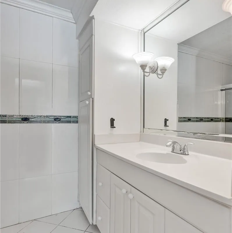 8699 NW 26th Pl, Sunrise FL 33322