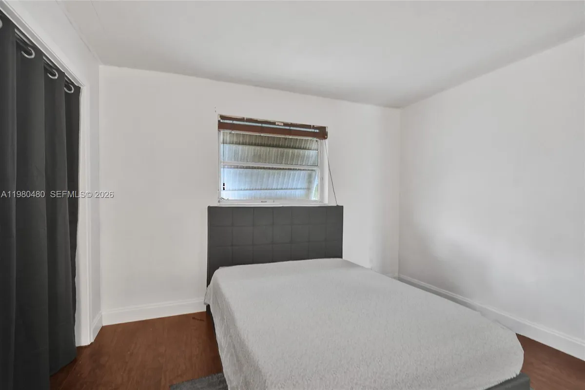 8699 NW 26th Pl, Sunrise FL 33322