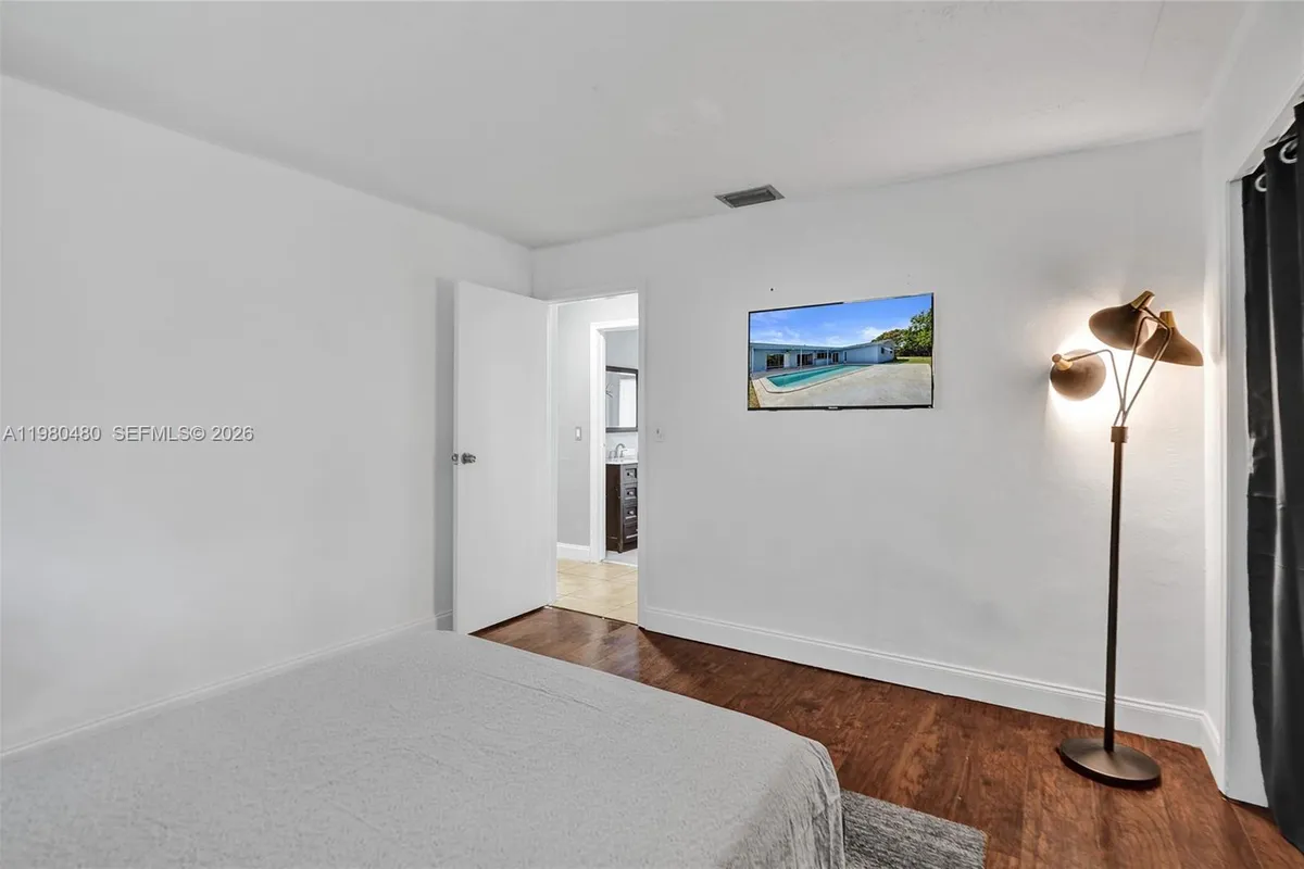 8699 NW 26th Pl, Sunrise FL 33322