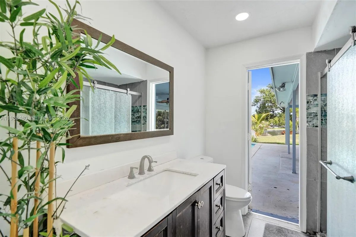 8699 NW 26th Pl, Sunrise FL 33322